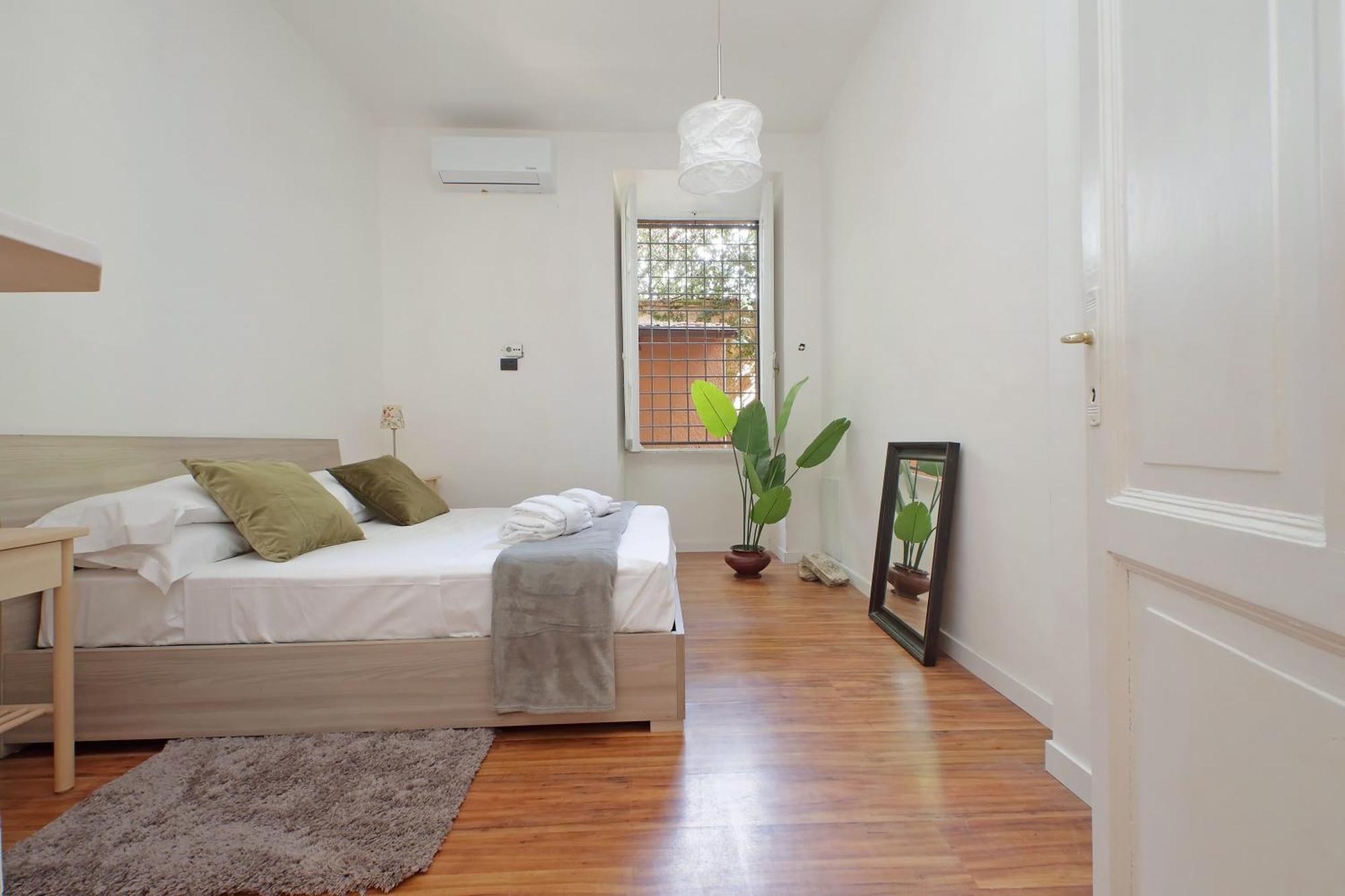 A Casa, Aventino Roma